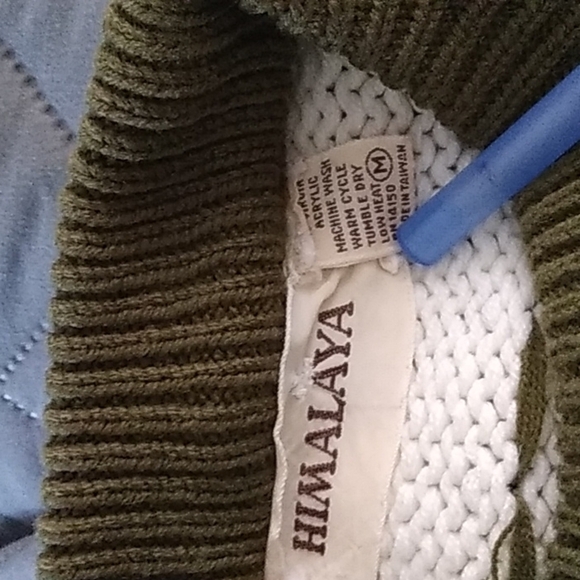 VINTAGE 70's Snowflake Fair Isle Chunky Knit Sweater - Picture 8 of 8